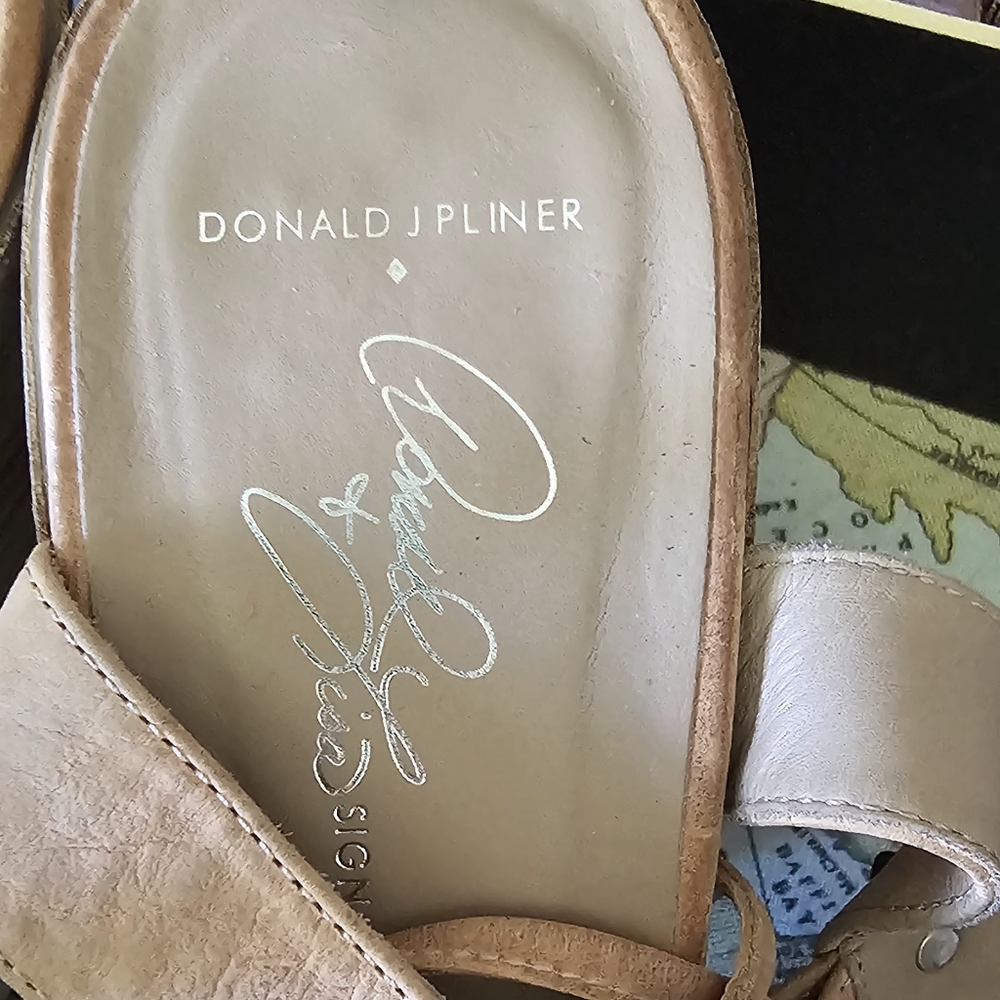 Donald J Pliner beads and scull heels, size 8 B - Picture 4 of 9